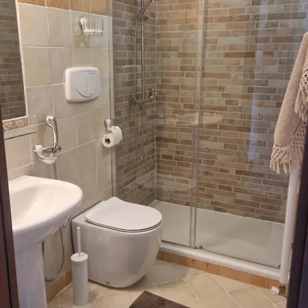 Daisy House * Acilia