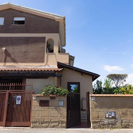 Appartement Daisy House Acilia